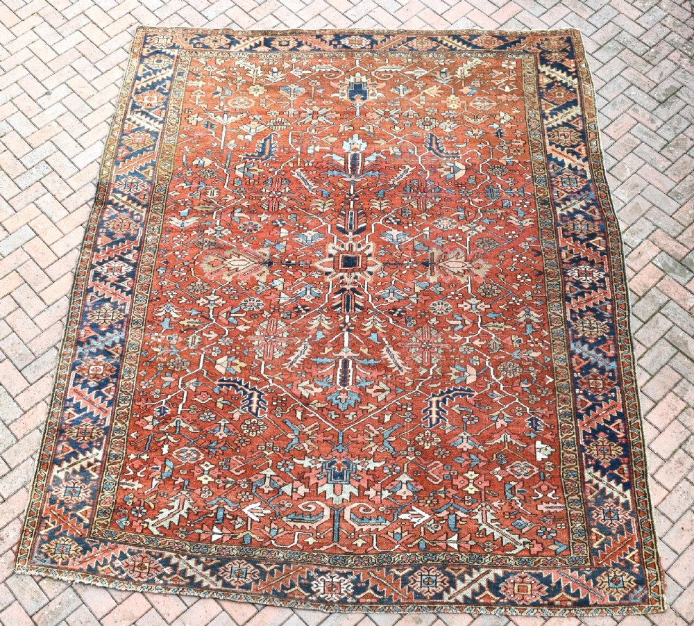 Antique Heriz carpet 328x267 cm