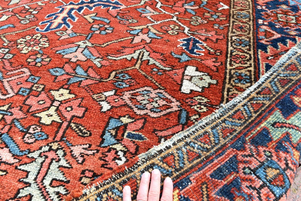 Antique Heriz carpet 328x267 cm View III