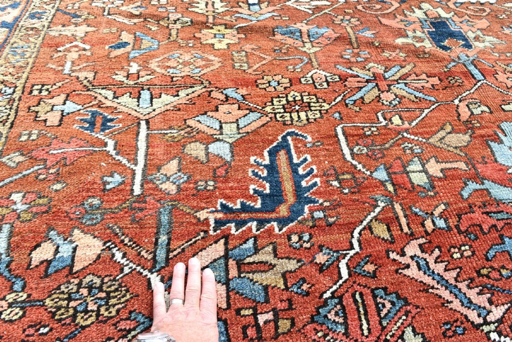 Antique Heriz carpet 328x267 cm View IV