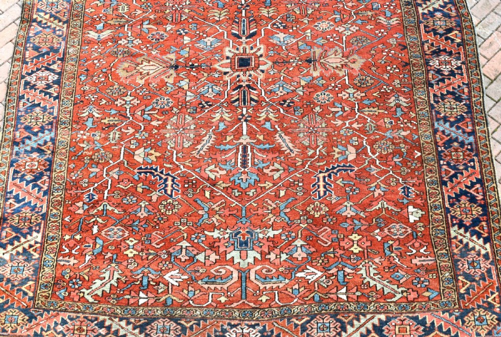 Antique Heriz carpet 328x267 cm View V
