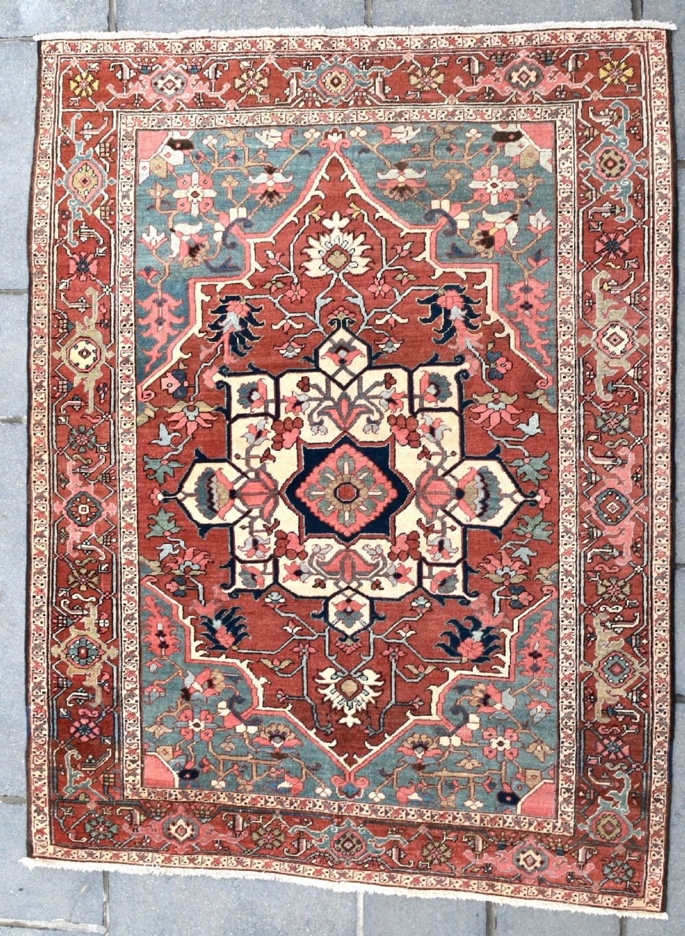Fine antique small format Heriz rug 200x151cm