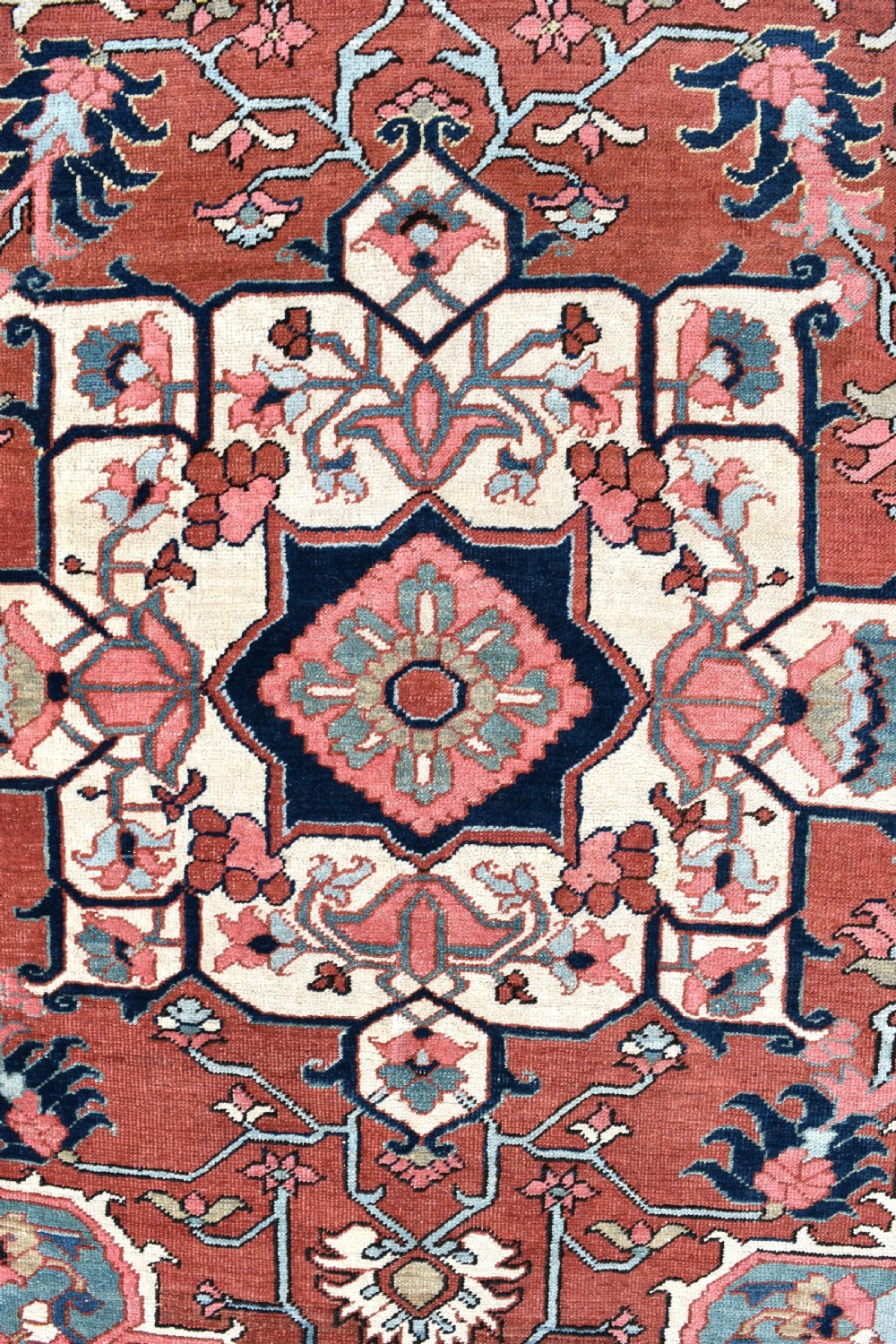 Fine antique small format Heriz rug 200x151cm View III