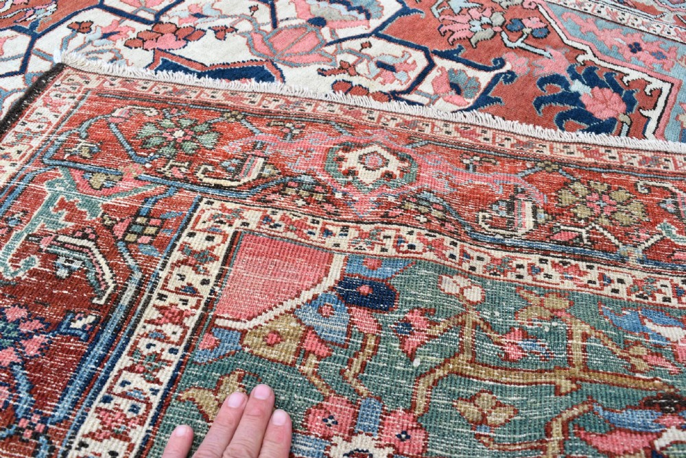 Fine antique small format Heriz rug 200x151cm View VIII