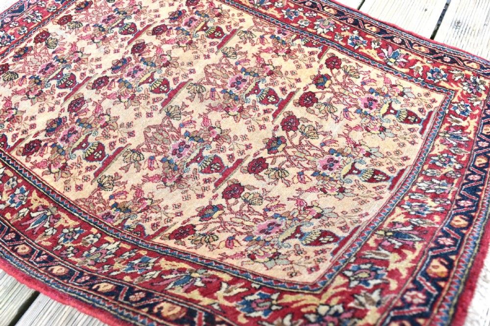 Isfahan rug (one of a pair) 85x76 cm View VII