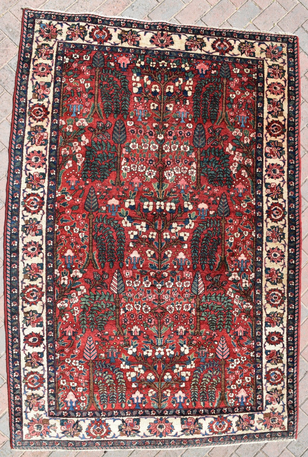 Antique Baktiari rug 220x155