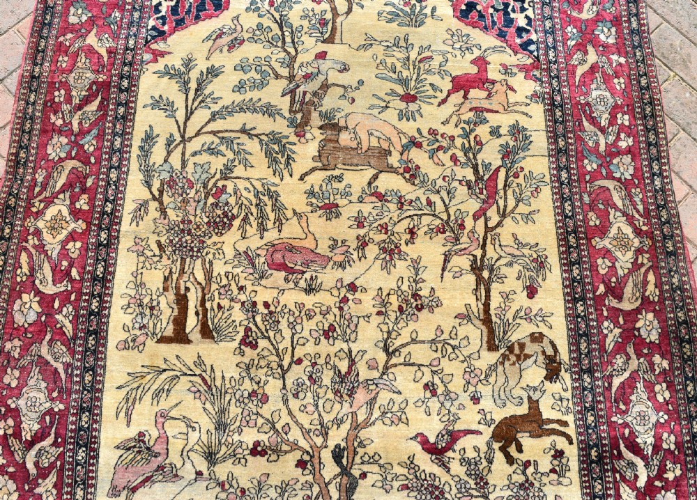 Antique Isfahan prayer rug 215x140cm View II