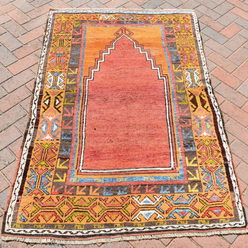 Antique Konya prayer rug 167x108cm View III