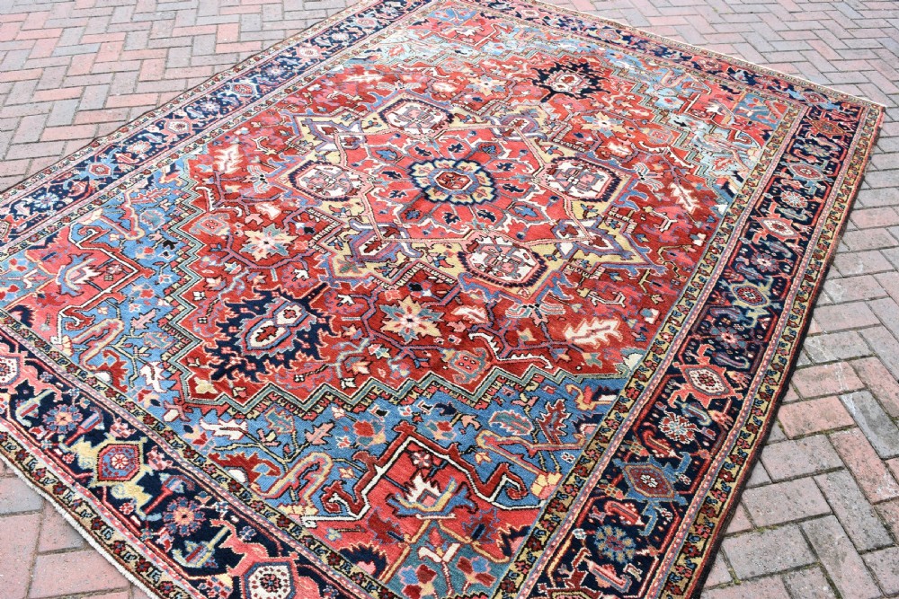 Antique Heriz small carpet 300x233 cm View II