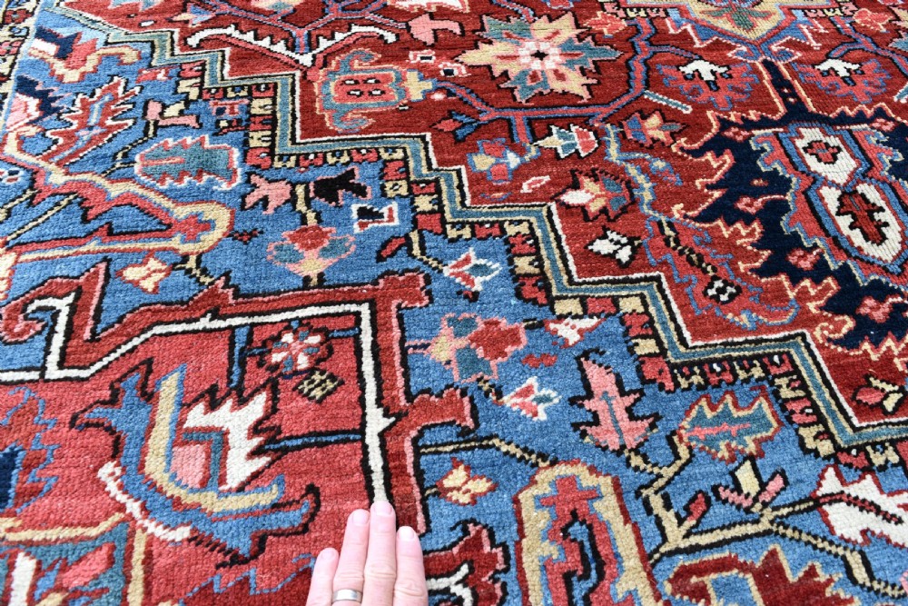 Antique Heriz small carpet 300x233 cm View III