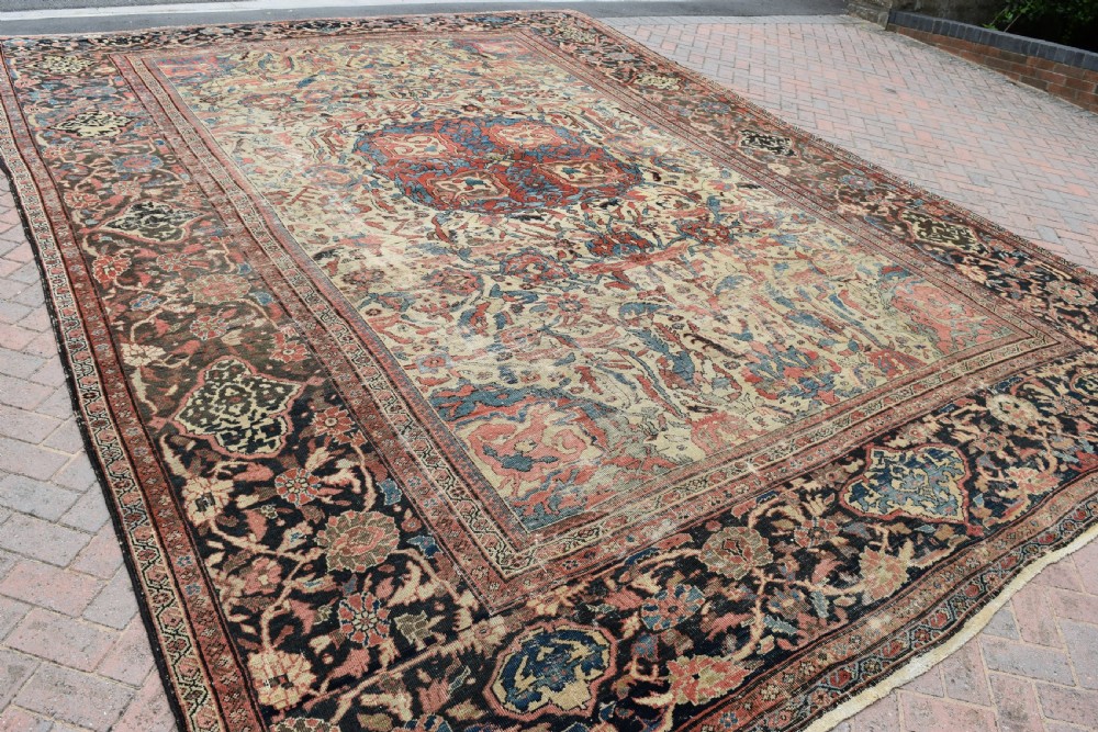 oversize antique Ferahan carpet 490x377 cm View III