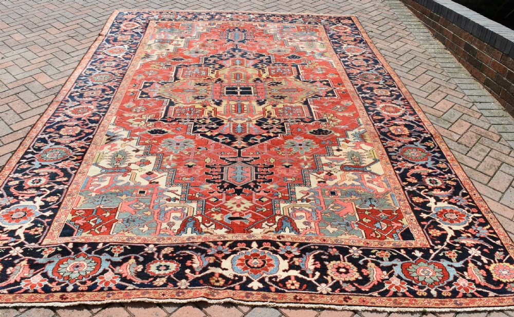 Fine antique Heriz carpet 347x261 cm View II