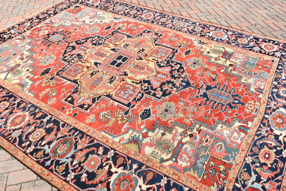 Fine antique Heriz carpet 347x261 cm View III