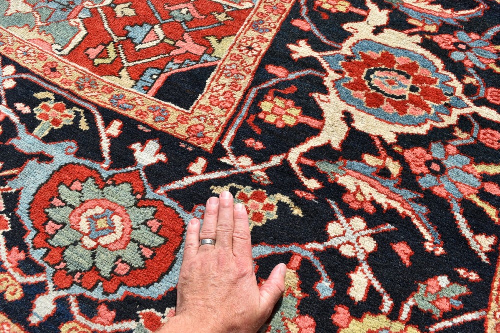 Fine antique Heriz carpet 347x261 cm View V