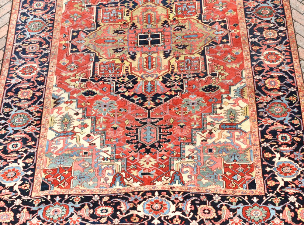 Fine antique Heriz carpet 347x261 cm View VIII