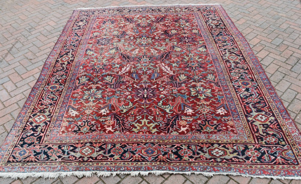 Old Heriz carpet 298x232cm