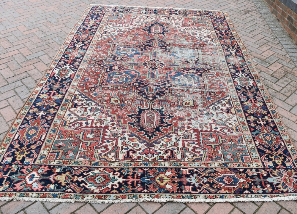 Antique Heriz carpet 306 x212cm