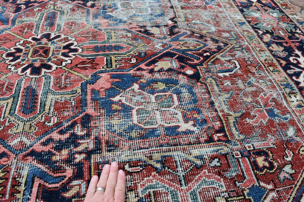 Antique Heriz carpet 306 x212cm View IV