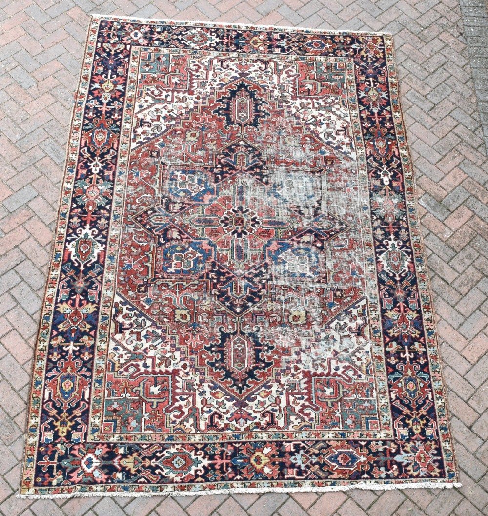 Antique Heriz carpet 306 x212cm View V