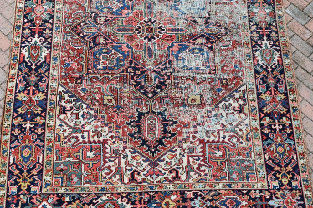 Antique Heriz carpet 306 x212cm View VI