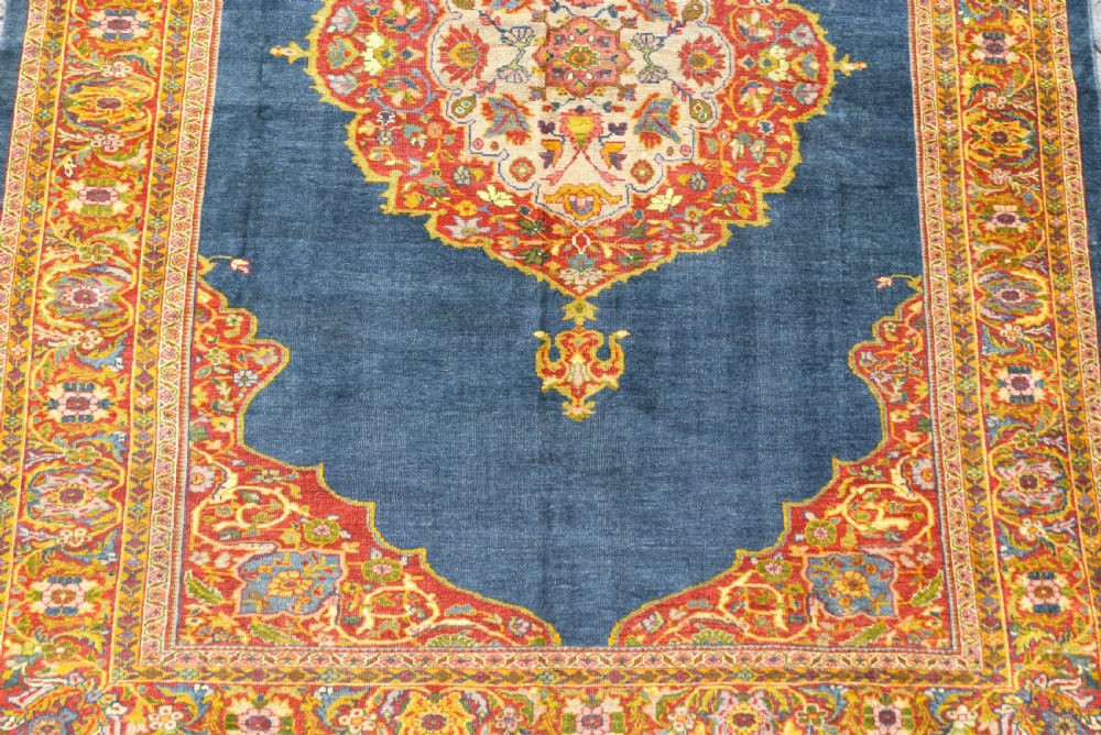 Fine antique Sultanabad small carpet 305x230cm View II