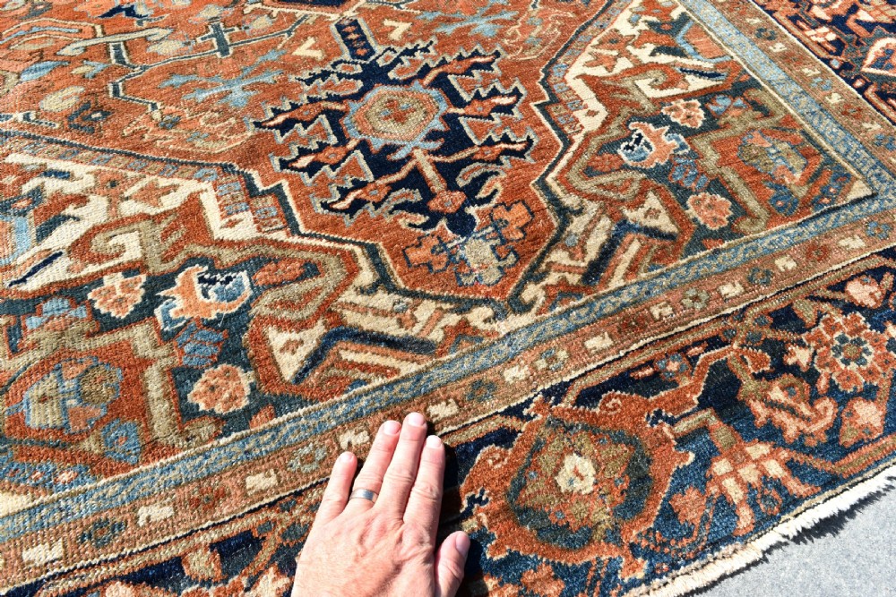 Antique Heriz rug 197x143cm View VII