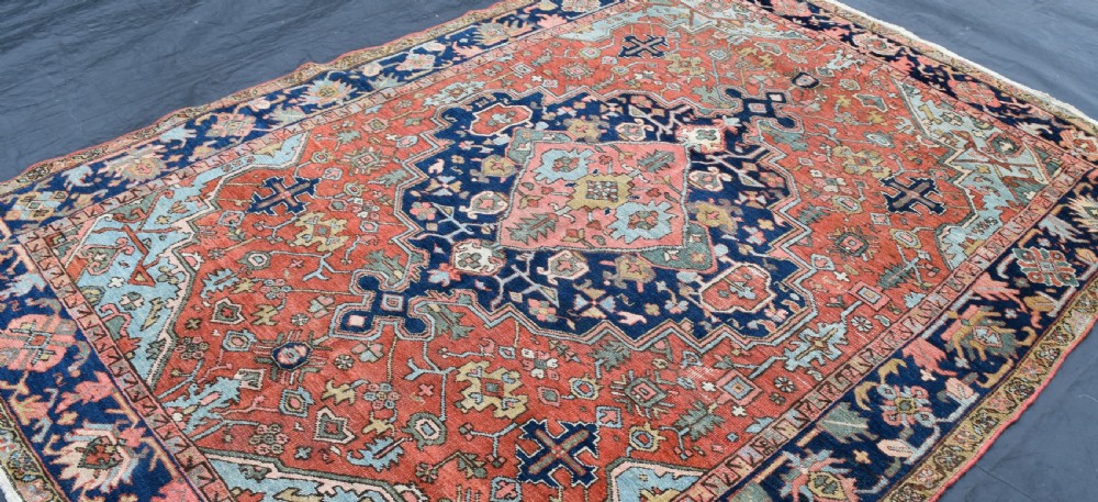 Antique Heriz small format carpet 263x191cm View II
