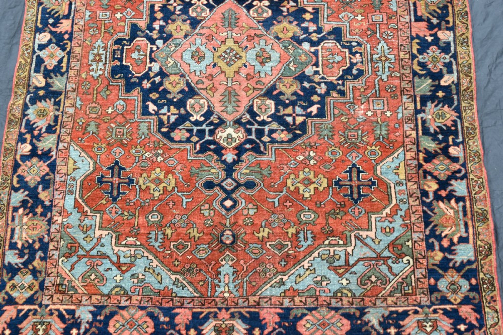 Antique Heriz small format carpet 263x191cm View III