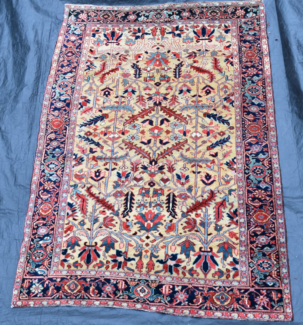 Antique Small format Heriz carpet 293x187cm