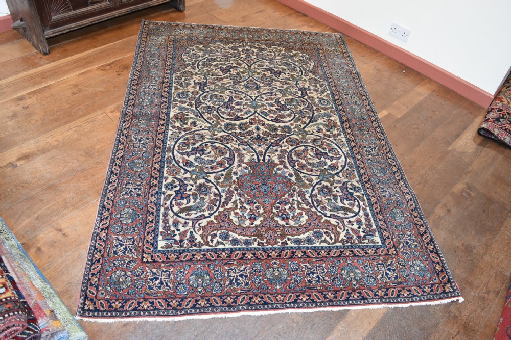 An antique Isfahan prayer rug 207x145 cm View II