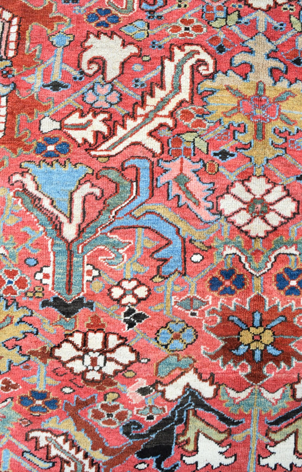 Antique Heriz carpet 293x224cm View II