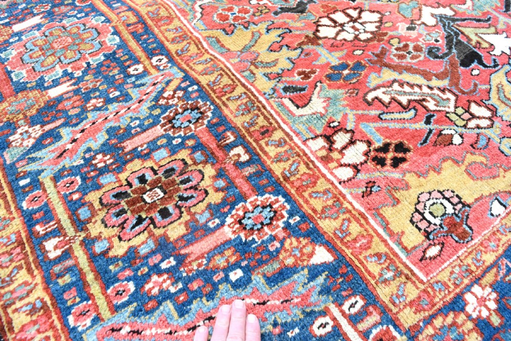 Antique Heriz carpet 293x224cm View IV