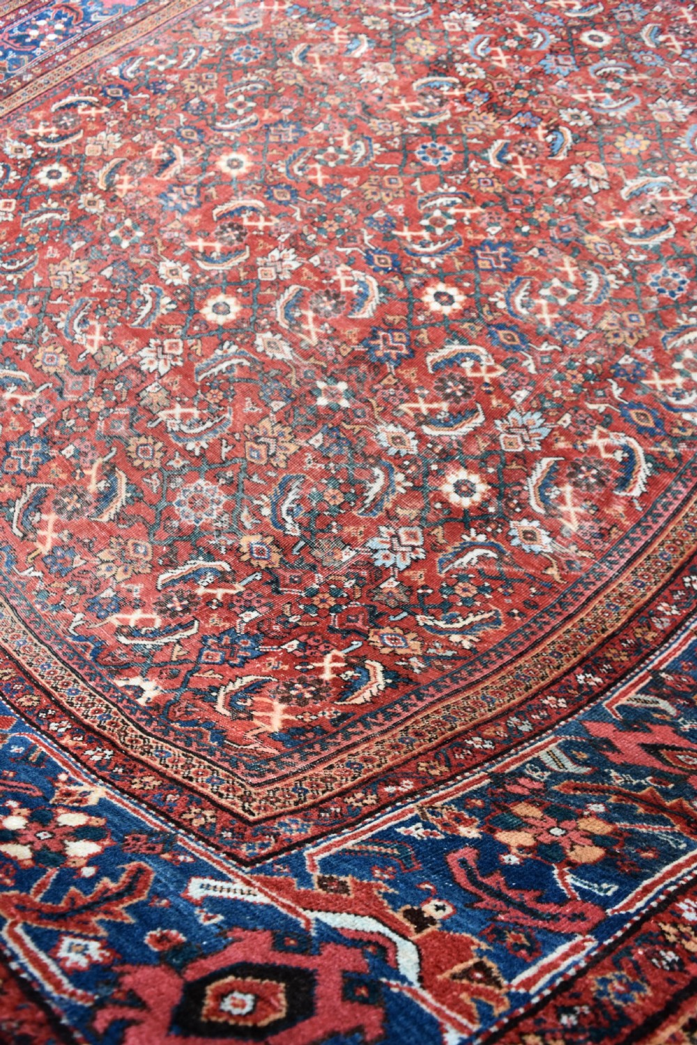 Antique Mahal carpet 409x319cm View V