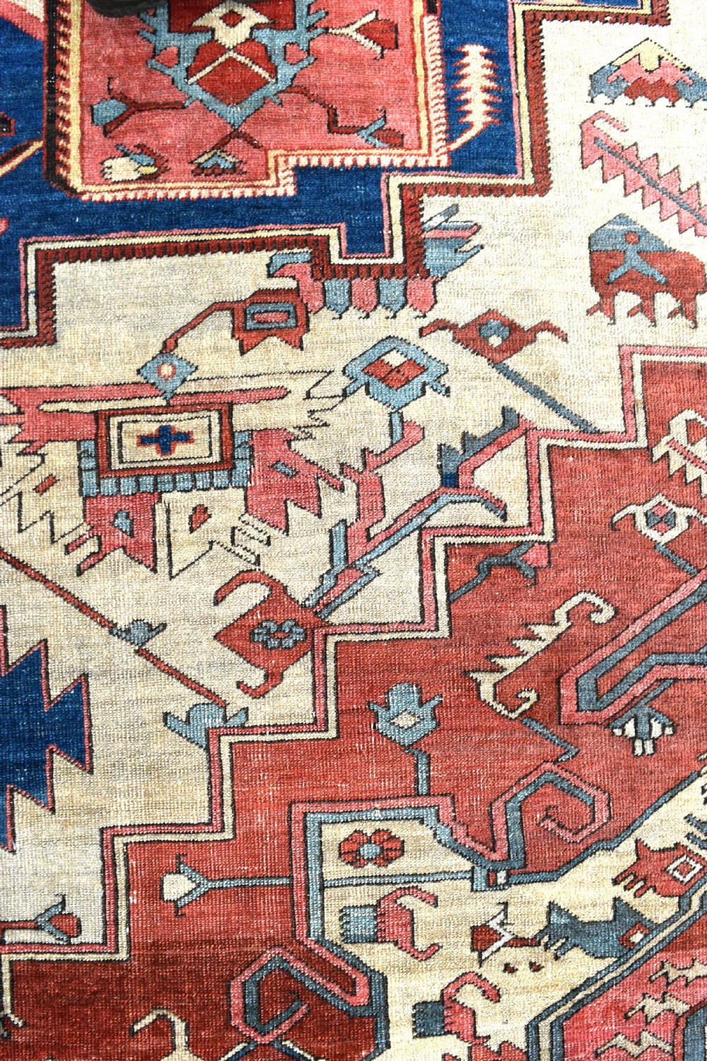 Fine antique Serapi carpet 388x297 cm View II
