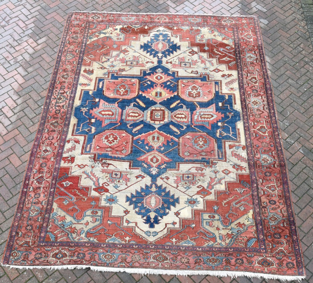 Fine antique Serapi carpet 388x297 cm View V