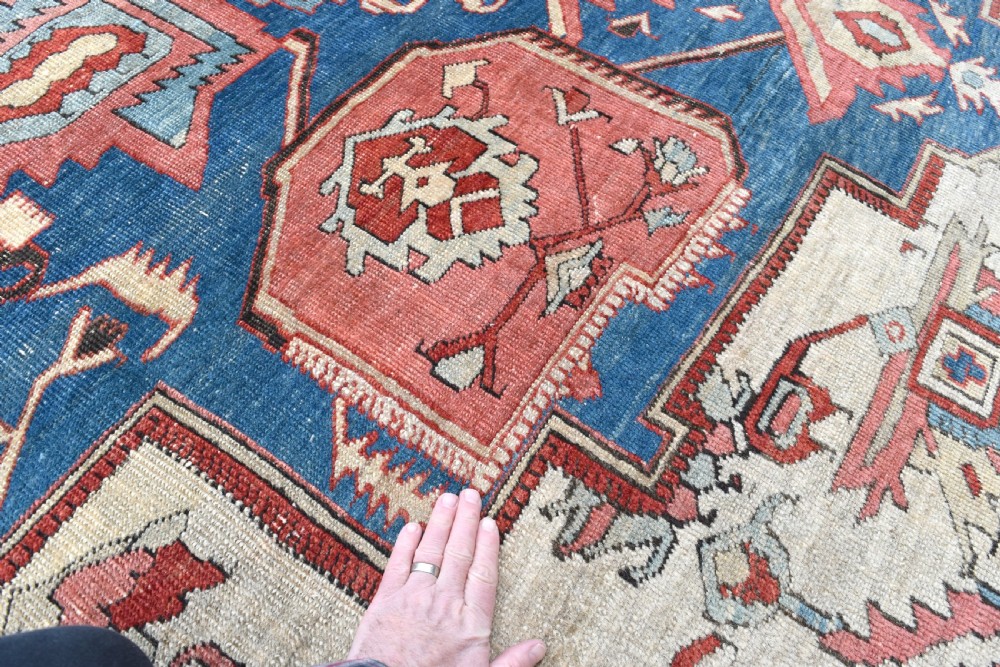 Fine antique Serapi carpet 388x297 cm View VI