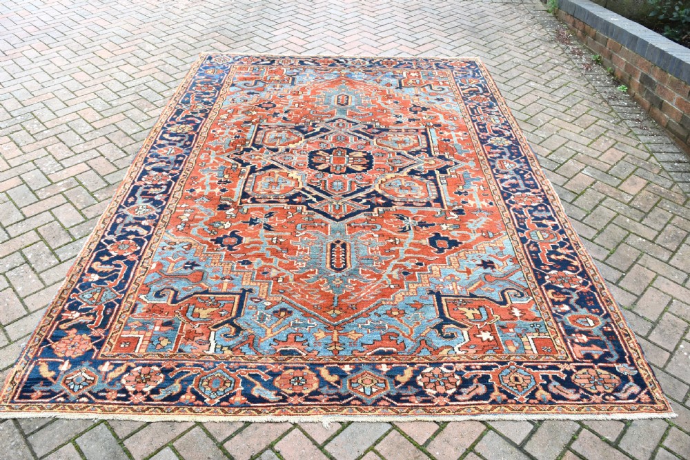 Antique Heriz carpet in excellent original condition 298x212 cm