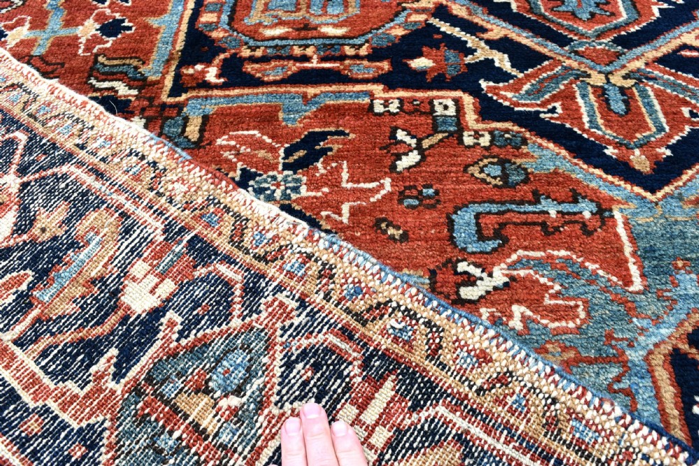 Antique Heriz carpet in excellent original condition 298x212 cm View III