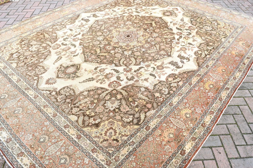 Fine antique Tabriz carpet 362x285 View IV