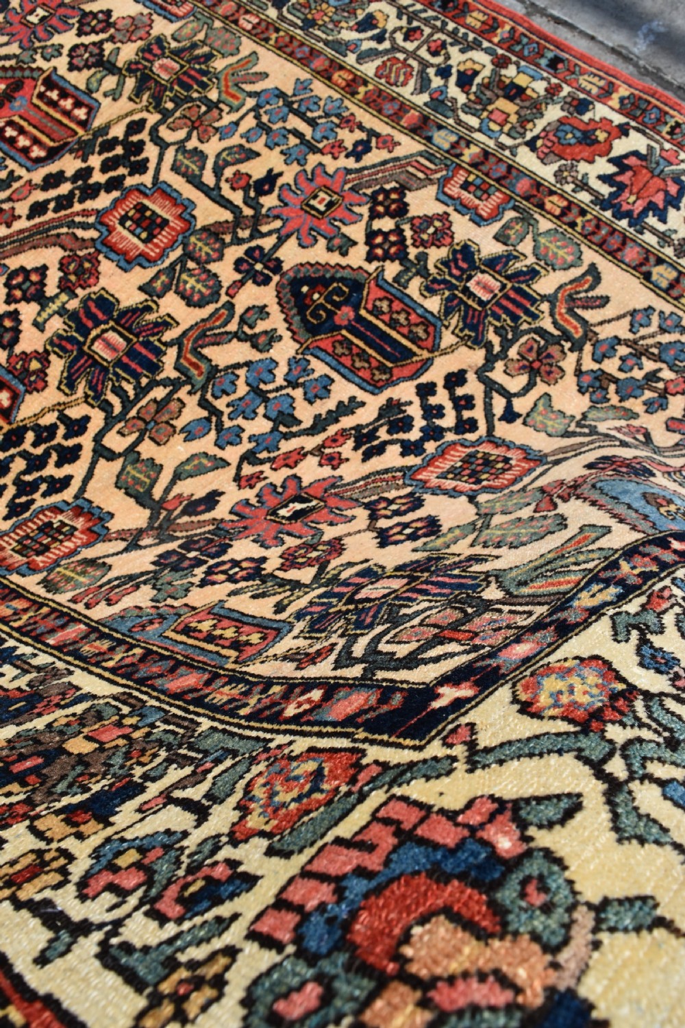 Antique Baktiari rug Circa 1920 200x140cm View V