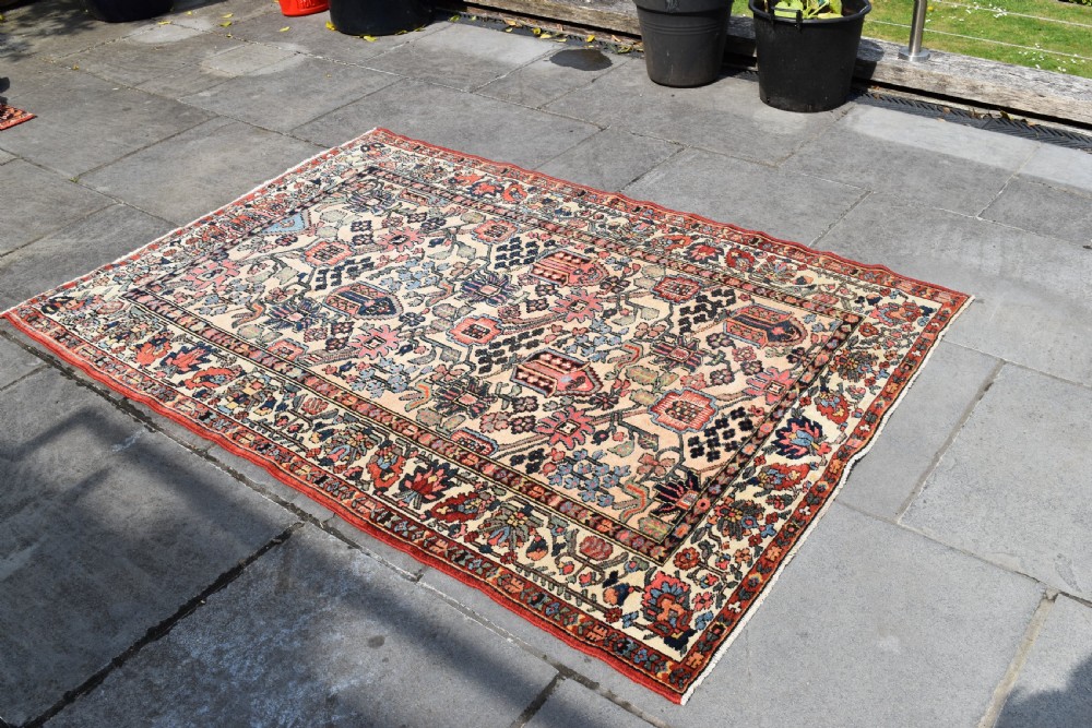 Antique Baktiari rug Circa 1920 200x140cm View VI