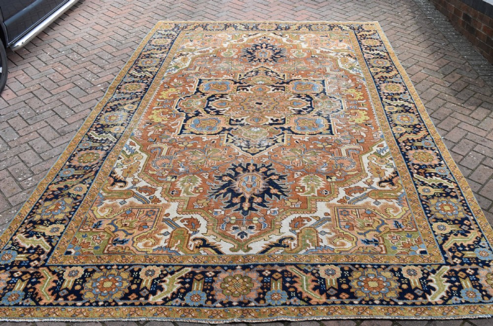 Old Heriz Carpet 346x244 CM View II