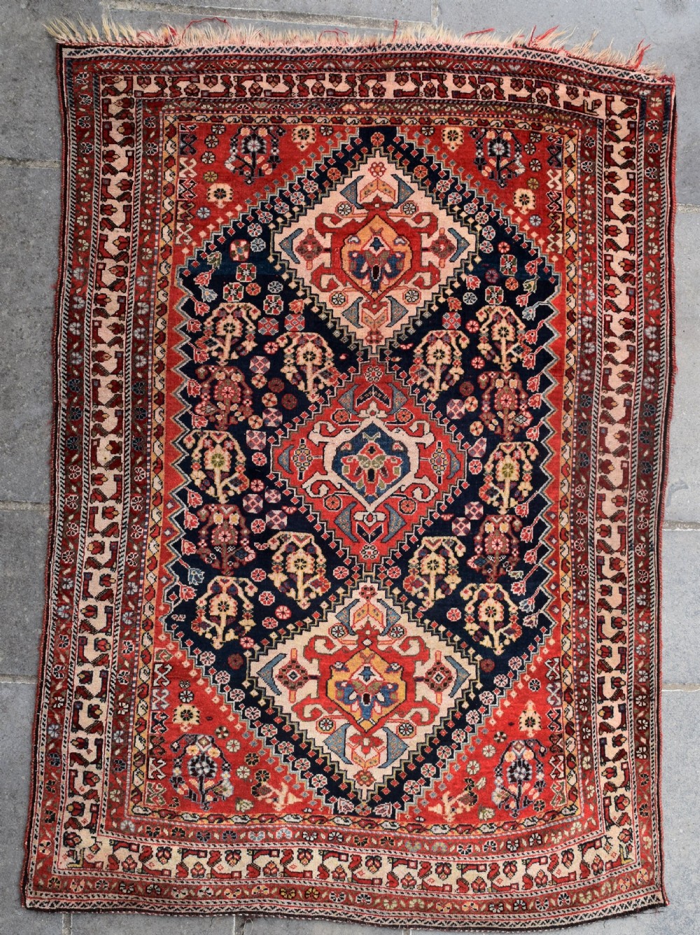 Fine antique Qasgai tribal rug 158x115 CM