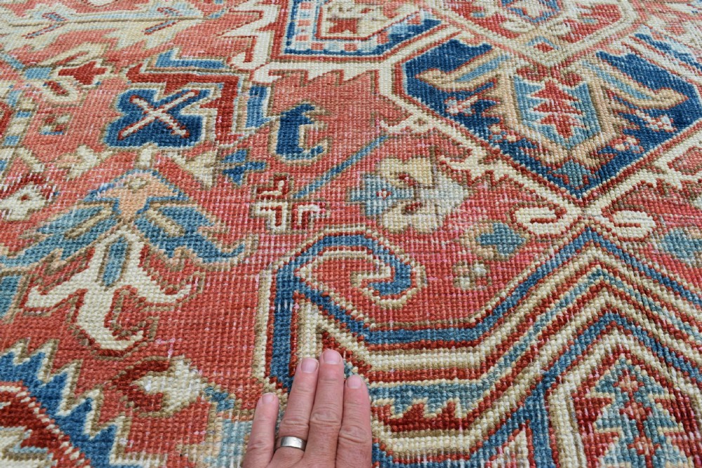 Old Heriz carpet 278x204 cm View V
