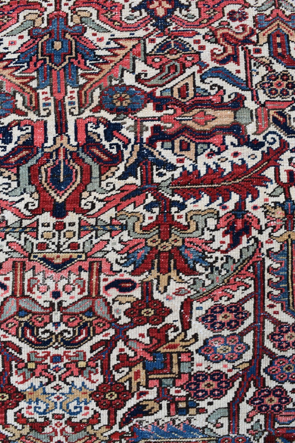 Old Heriz ivory ground carpet 309x214cm View II