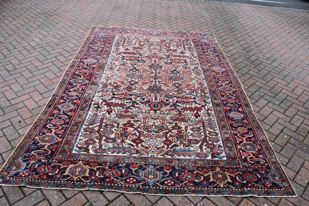 Old Heriz ivory ground carpet 309x214cm View V