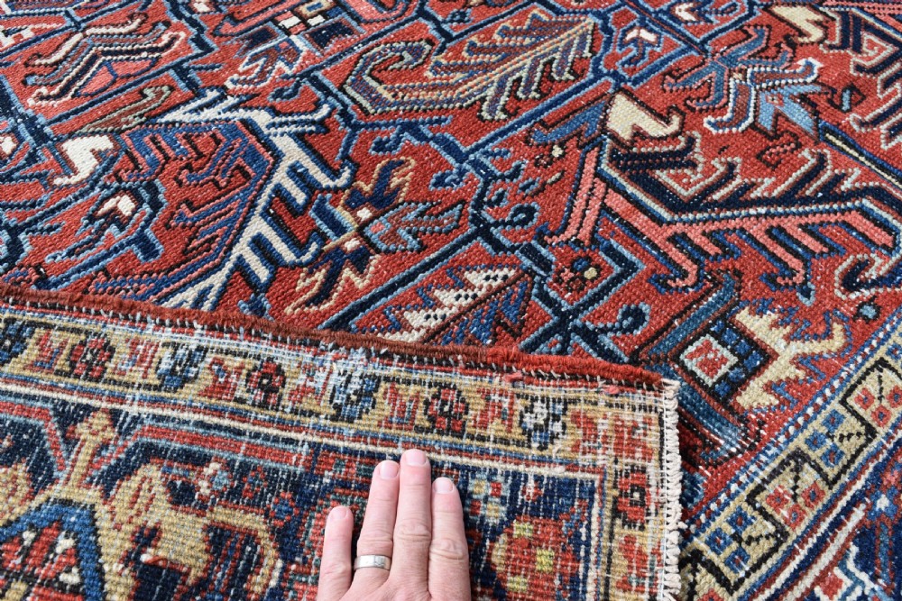 An Old Persian roomsize Heriz carpet 307x221 cm View IV