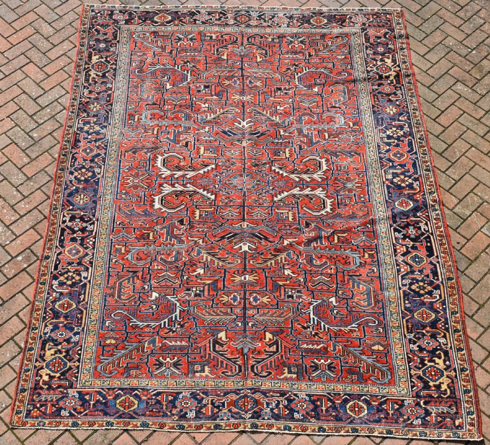 An Old Persian roomsize Heriz carpet 307x221 cm View V