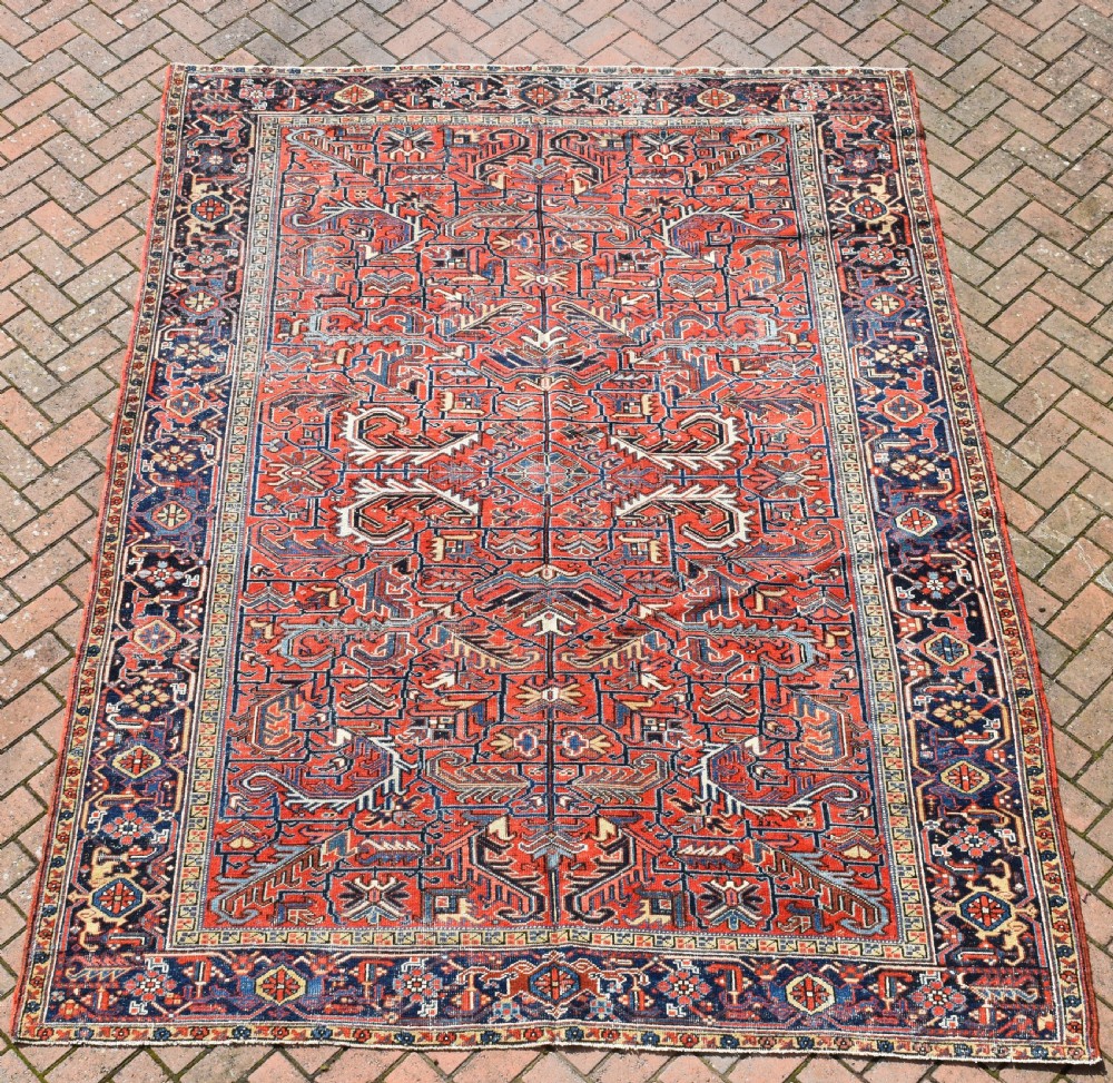 An Old Persian roomsize Heriz carpet 307x221 cm View VI