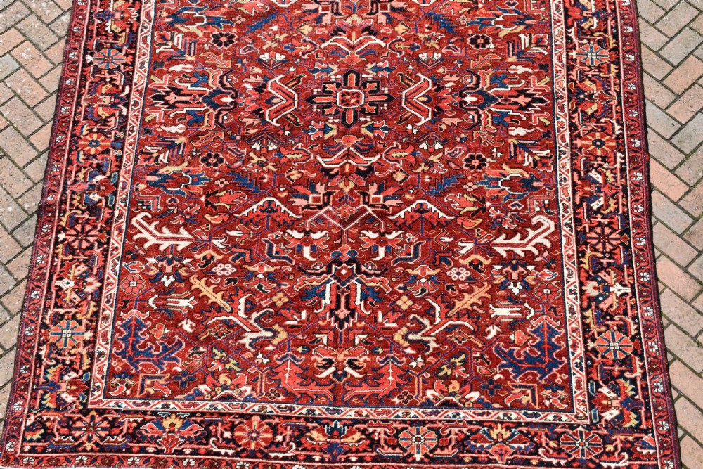 Old roomsize Heriz carpet with allover design 314x236 cm View IV
