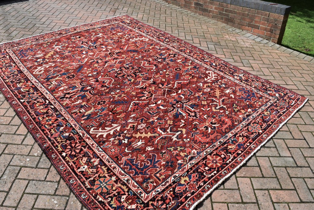 Old roomsize Heriz carpet with allover design 314x236 cm View VI